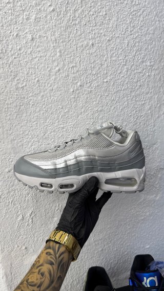 Nike Air Max 95 Gris y Plateado