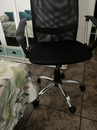 Silla de oficina negra