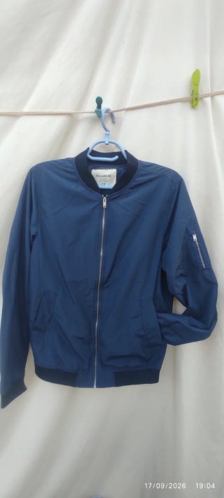 Chaqueta Bomber Pull&Bear Azul