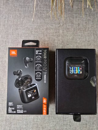 JBL Tour Pro 2 - Auriculares Inalámbricos Nuevos