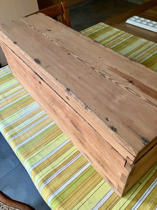 Baúl antiguo de madera