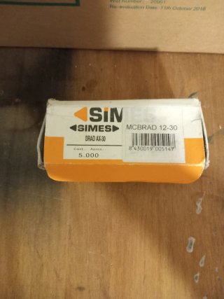Clavadora Neumática Brico Kive