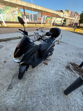 Motor Hispania 125 VRS Scooter Negra