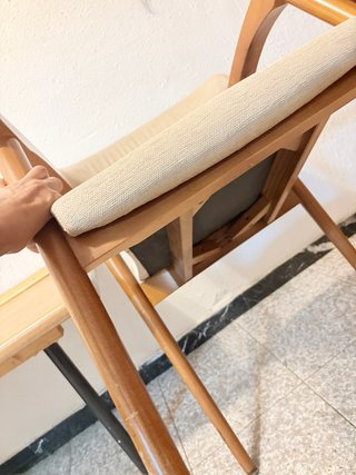 Silla de comedor tapizada y madera