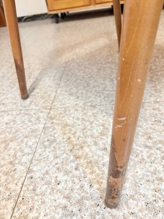 Silla de comedor tapizada y madera