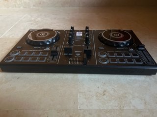Controlador DJ Pioneer DDJ-200