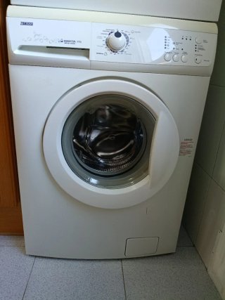 Se vende lavadora ZANUSSI. ZWG 6105
