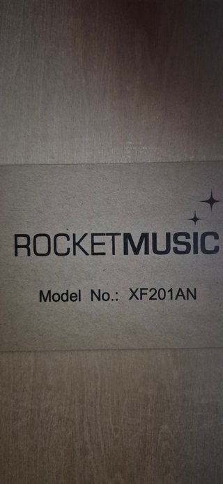 Guitarra Clásica Rocket XF201AN + Funda