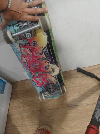 Monopatín Skate Graffiti