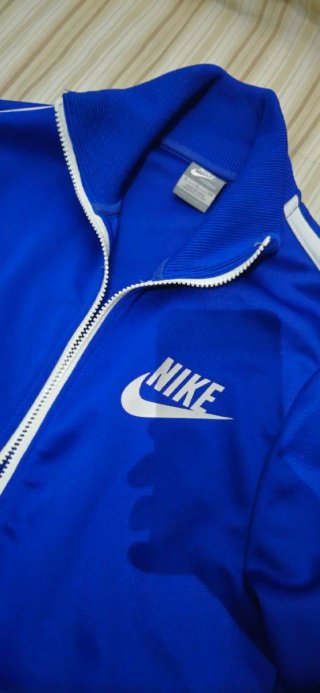 Chaqueta deportiva Nike azul talla S
