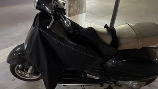 Manta cubre piernas Vespa original con imanes