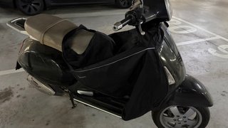 Manta cubre piernas Vespa original con imanes