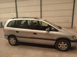 Opel Zafira A 2021