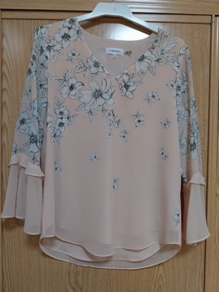 Blusa Calvin Klein floral rosa sin estrenar