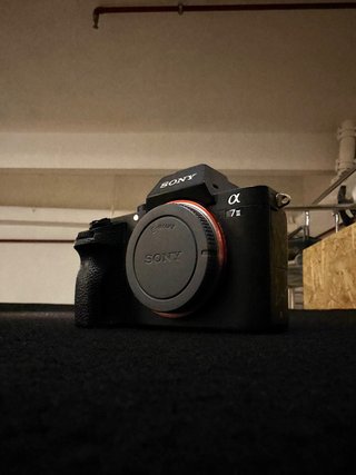 Sony a7II con batería y cargador