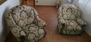 Sofá Clásico de Tela y Madera