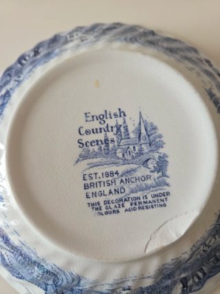 Sopera vintage azul y blanco