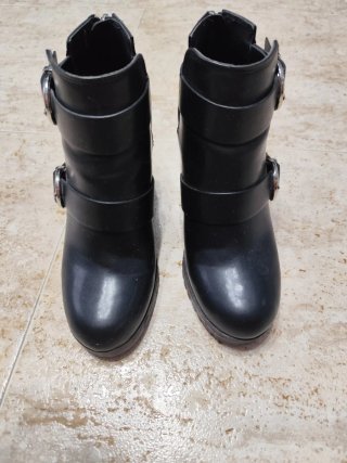 Botines Pull&Bear negros con hebillas