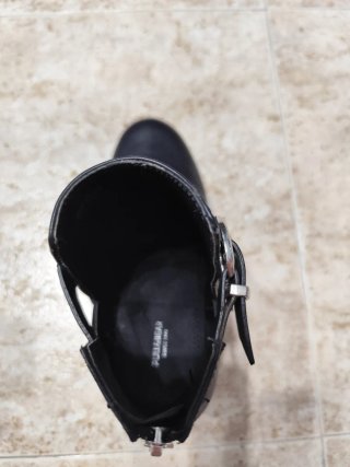 Botines Pull&Bear negros con hebillas