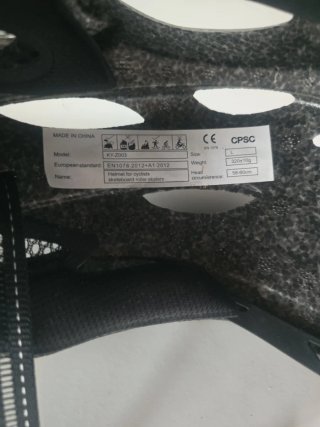 Casco Bicicleta/Patín con Luz LED Negra