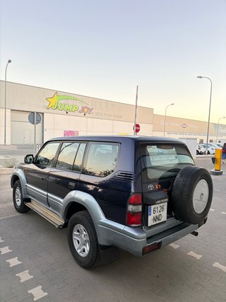TOYOTA LAND CRUISER 90