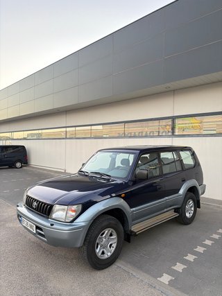 TOYOTA LAND CRUISER 90