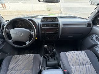 TOYOTA LAND CRUISER 90