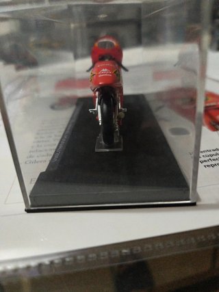 Gilera 125 Manuel Poggiali (2001) + Fascículo.