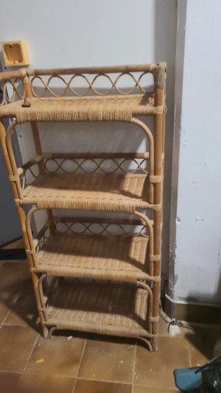 Estantería de mimbre vintage