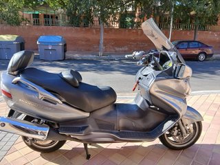 Suzuki Burgman 650 Executive Gris