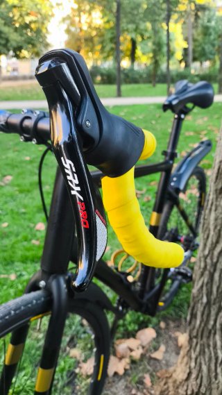 Bicicleta Gravel Serious negro/dorado