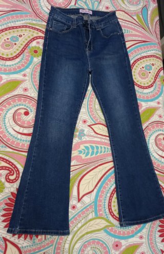 Pantalones Acampanados tipo Levi,s