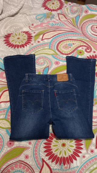 Pantalones Acampanados tipo Levi,s
