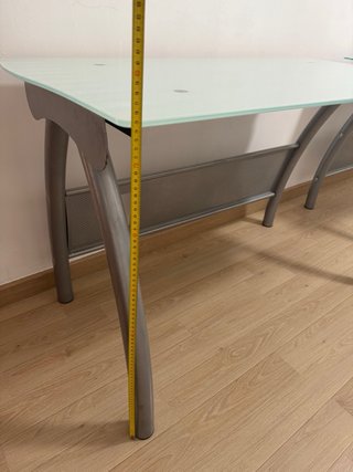 Mesa escritorio cristal y metal