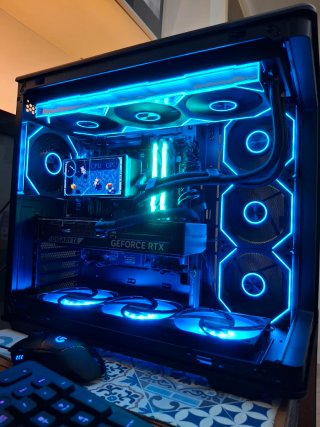 PC GAMING RYZEN 7 7800X3D, 32GB DDR5,1TB, RTX 5070