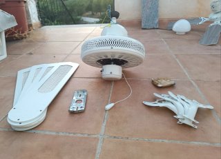 Ventilador de techo blanco