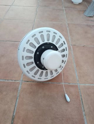 Ventilador de techo blanco