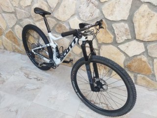 Scott Spark 900 Pro. Regalo porta botes y pedales.