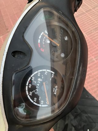 Scooter Daelim Five Roja y Plata