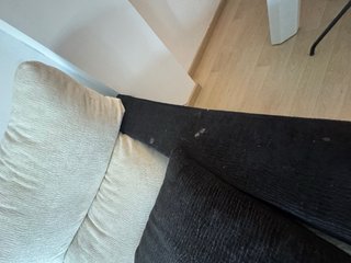 Sofá chaise longue beige y negro