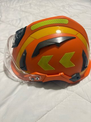 Casco rescate con luz y visera