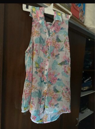 Blusa sin mangas floral