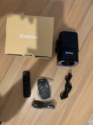 Proyector Gaimoo GM300 Ultra HD + Pantalla (100”)