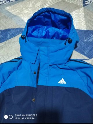Chaqueta Adidas Azul y azul marino