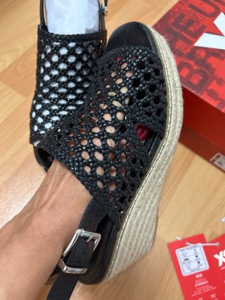 Sandalias cuña Xti negras T40