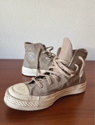 Converse de piel