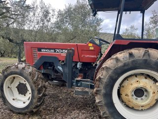 Tractor New Holland 70-56 con pala
