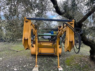 Tractor New Holland 70-56 con pala
