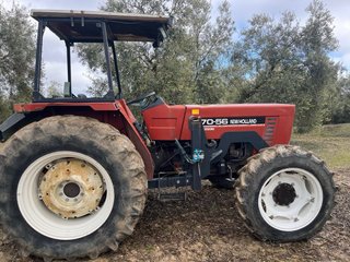 Tractor New Holland 70-56 con pala