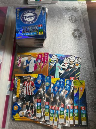 Álbum Adrenalyn LaLiga Santander 2021-22 + cartas